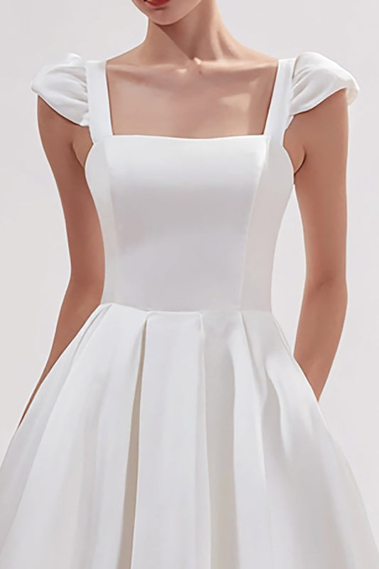 Robe longue de fiançailles en satin blanc à col carré avec poches