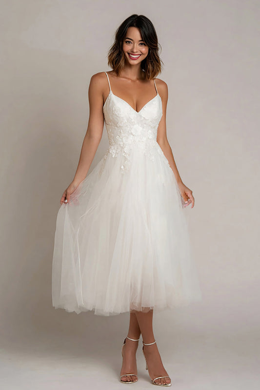 Robe de réception de mariage en tulle coupe évasée avec applications blanches