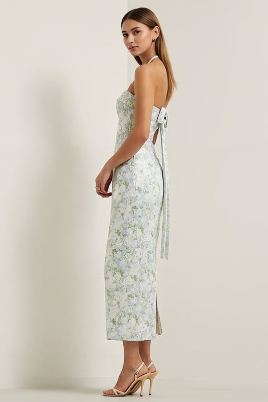 Vestido de satén largo estampado floral azul y blanco con lazo sin tirantes