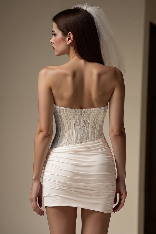 Robe de mariée courte plissée moulante cœur ivoire