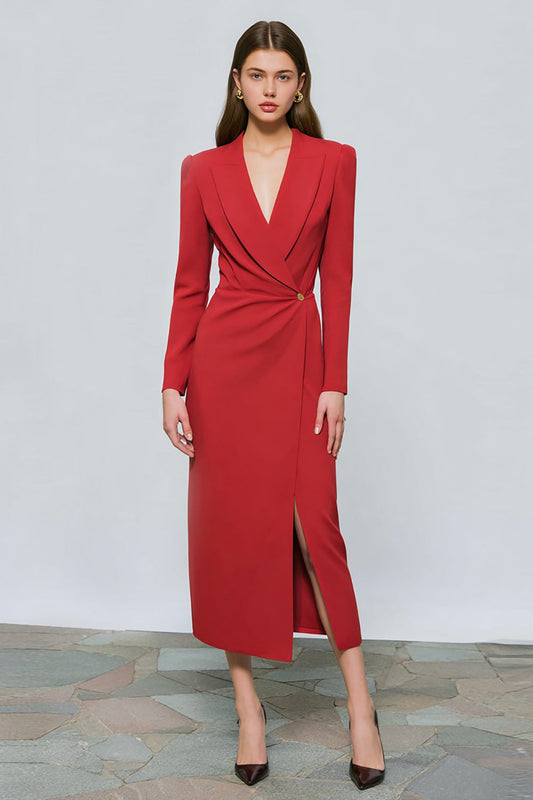 Vestido de trabajo de manga larga con abertura y solapa de pico en color rojo