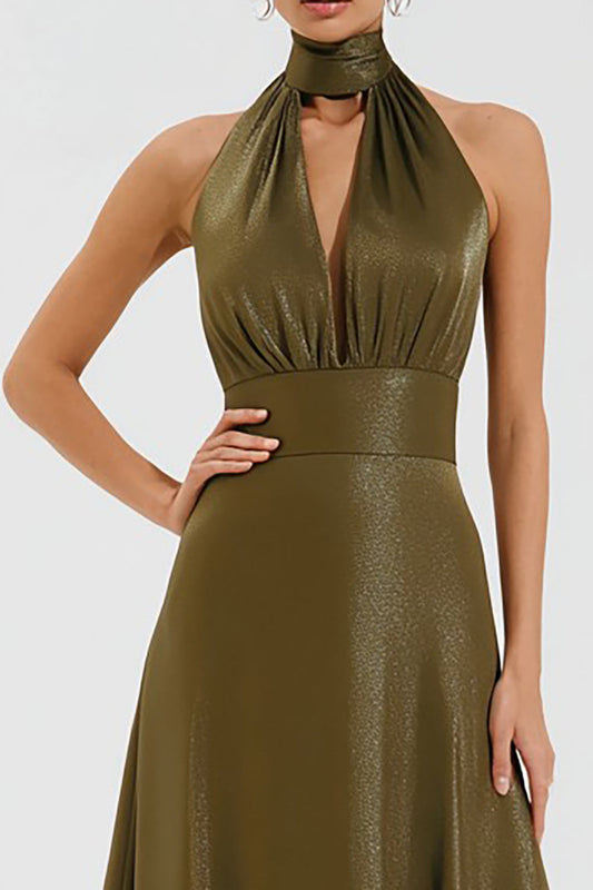 Robe longue de cérémonie olive avec découpes et coupe trapèze