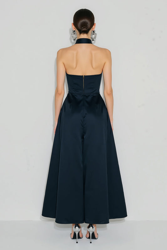Robe longue en satin coupe trapèze bleu marine avec poches et col licou