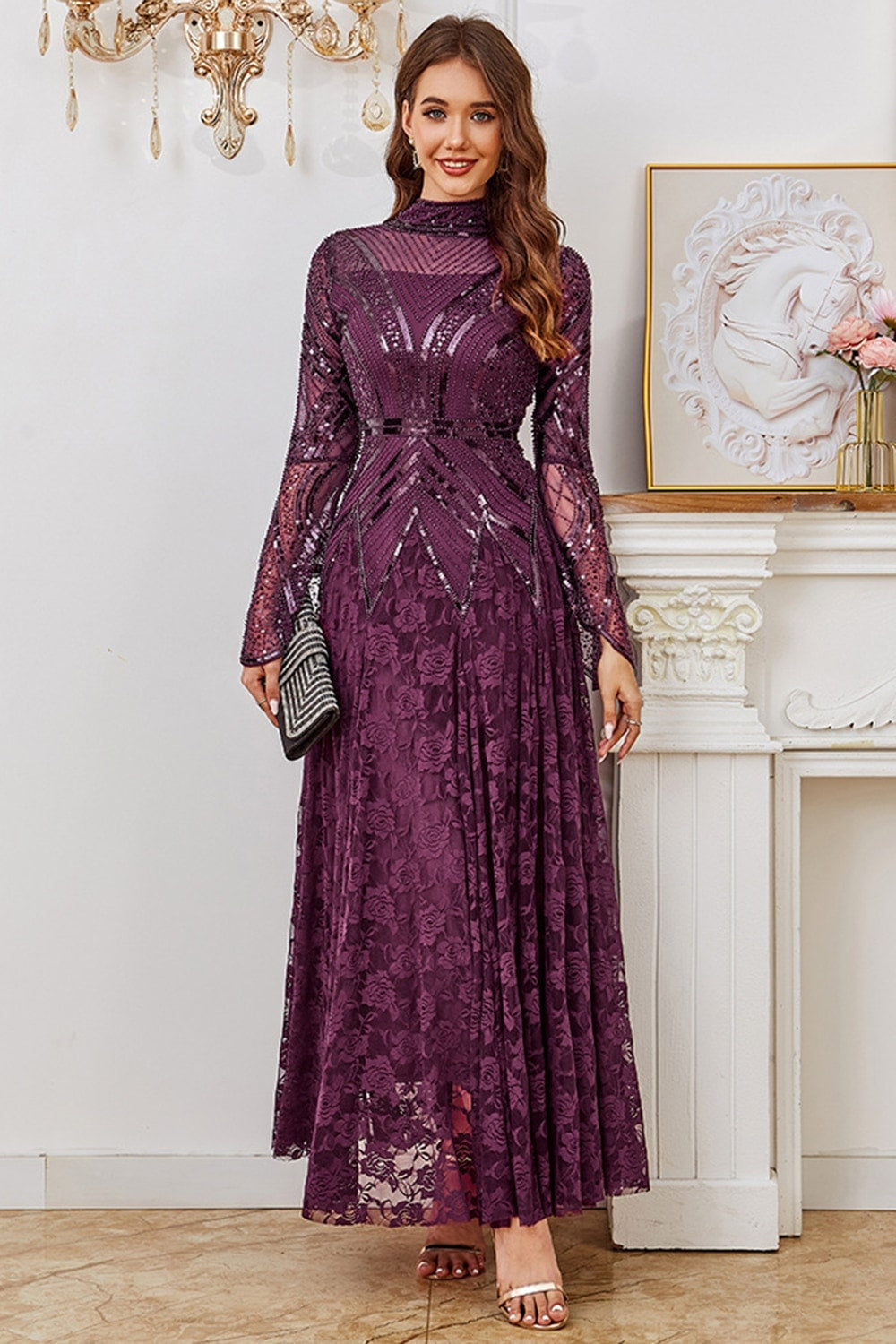 Robe de mariée pour la mère de la mariée, trapèze, violet foncé, perlée, avec manches longues