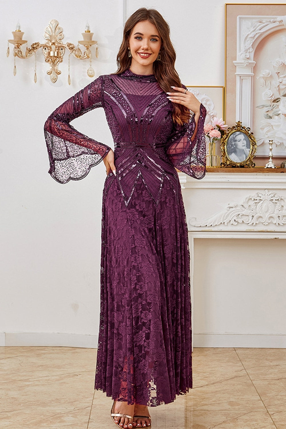 Robe de mariée pour la mère de la mariée, trapèze, violet foncé, perlée, avec manches longues