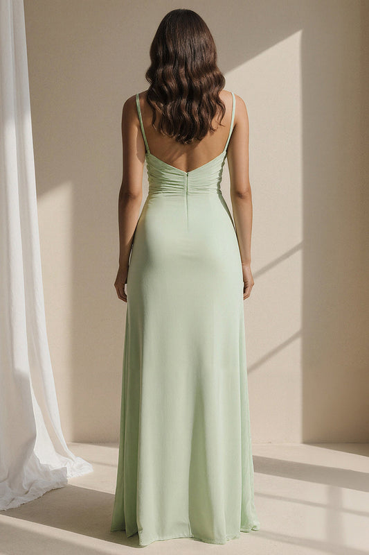 Robe longue de demoiselle d'honneur vert clair à fines bretelles, coupe fourreau avec volants et fente