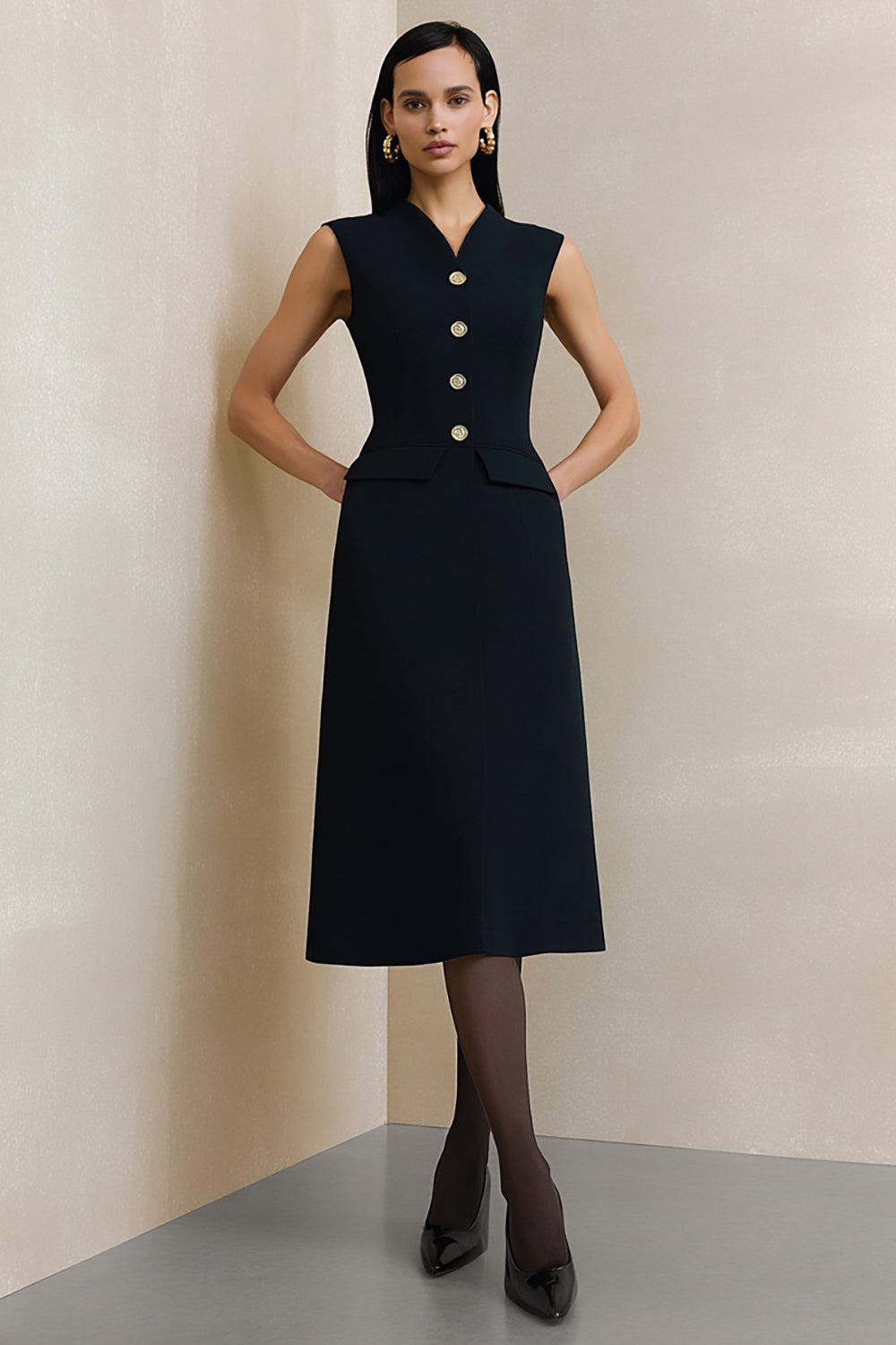 Robe de travail midi noire moulante à col en V