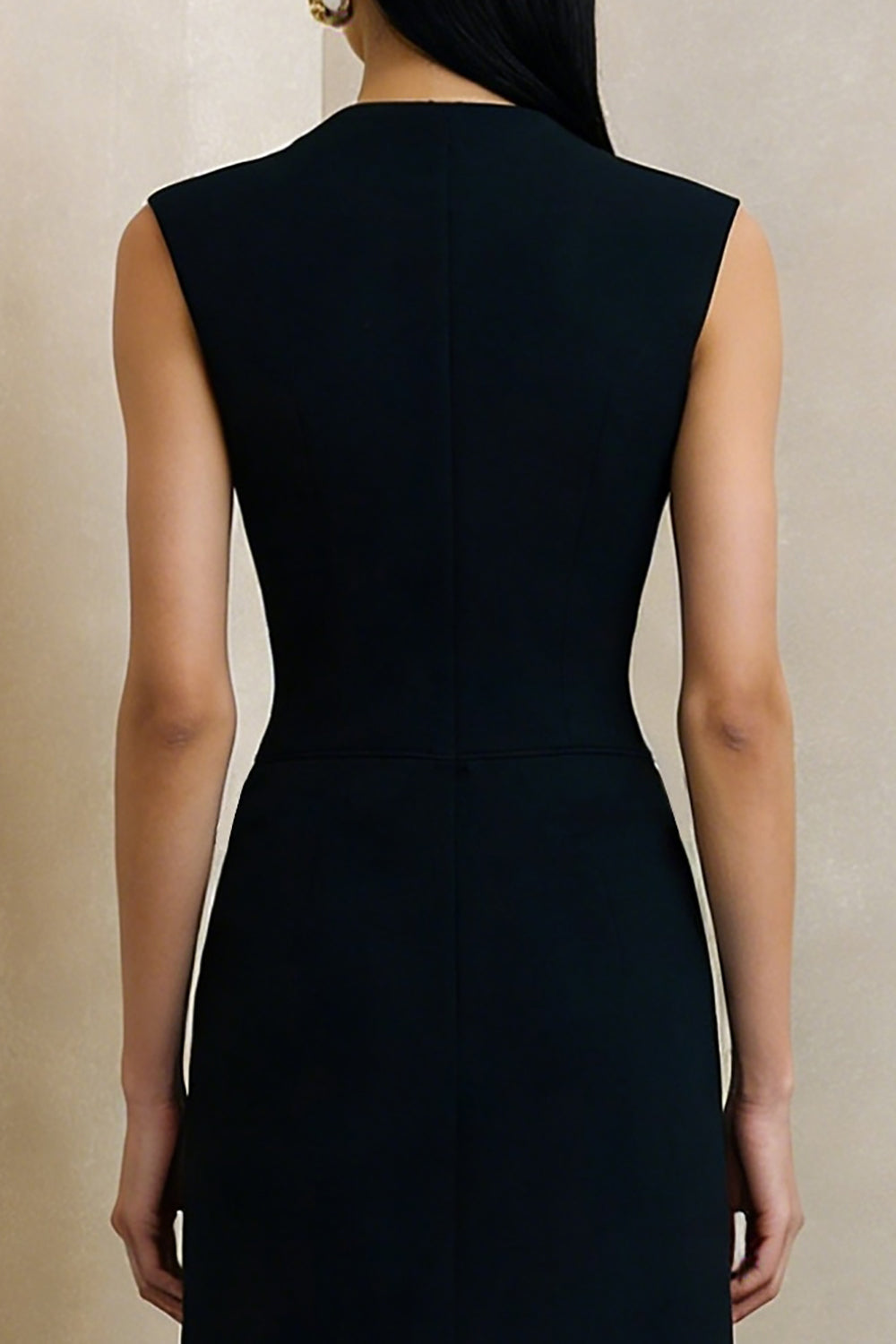 Robe de travail midi noire moulante à col en V
