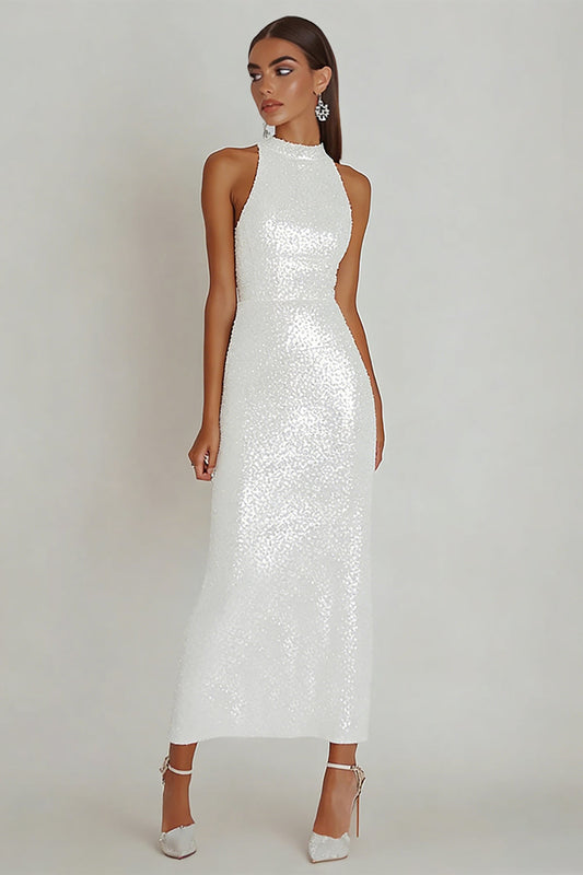 Petite robe blanche fourreau bateau à paillettes scintillantes