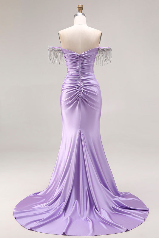 Robe de bal longue sirène en satin violet clair, bustier cœur, drapée, perlée, fendue