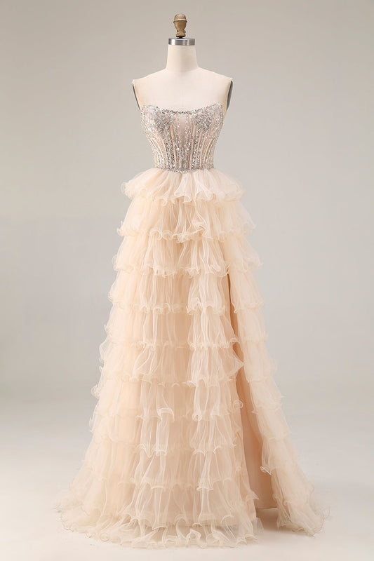 Robe de bal longue abricot sans bretelles à étages, ligne A, paillettes et perles avec fente