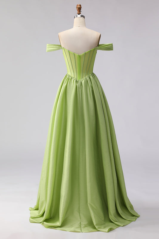 Robe de bal longue en satin vert coupe trapèze à épaules dénudées, corset et fente