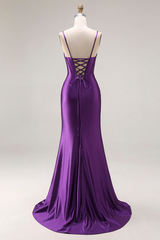 Robe de bal longue violette à bretelles spaghetti avec applications et fente