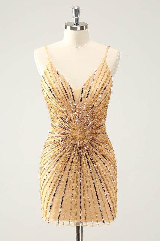 Robe de bal moulante dorée à bretelles spaghetti et sequins