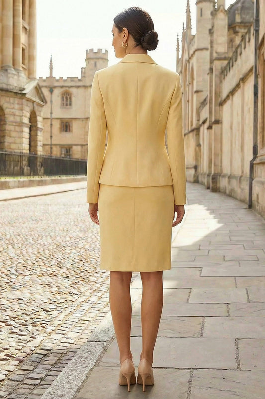Robe de travail deux pièces jaune clair à revers cranté et simple boutonnage