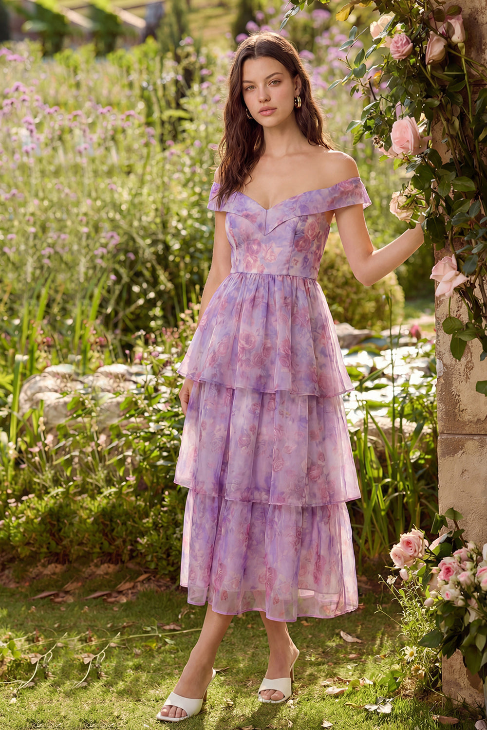 Robe midi en tulle étagée ligne A violette à épaules dénudées