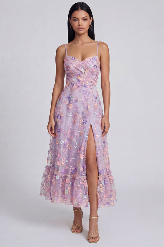 Vestido midi con abertura en línea A y tirantes finos con apliques de flores de lila