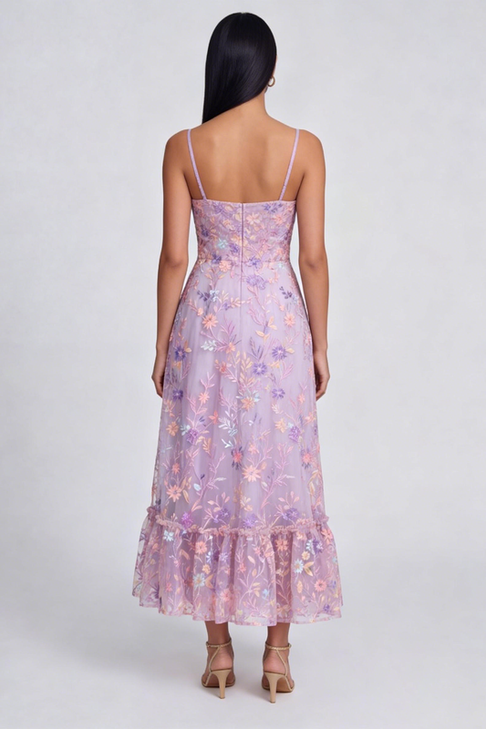 Vestido midi con abertura en línea A y tirantes finos con apliques de flores de lila