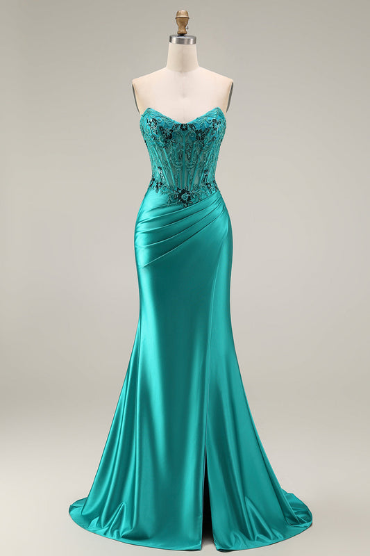Robe longue de bal sirène en satin paon, bustier cœur, plissée, perles et appliqués, avec fente