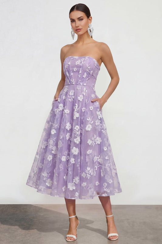 Robe midi trapèze sans bretelles lilas à fleurs avec poches