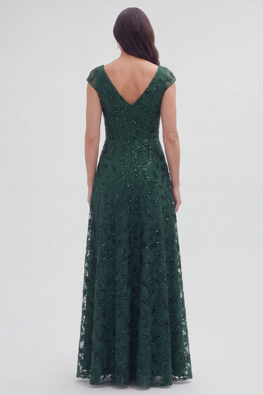 Robe longue de mère de la mariée vert foncé, à motif floral, col en V, ligne A et manches courtes.