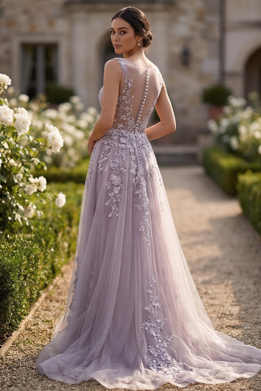 Robe de bal longue en tulle gris-violet avec appliqués floraux et boutons recouverts en ligne A