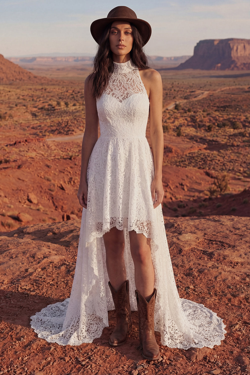 Vestido de novia boho de encaje de corte A asimétrico floral color marfil