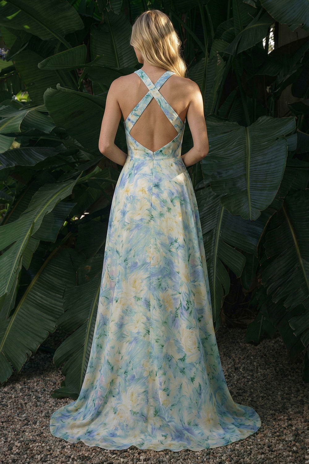 Vestido formal asimétrico floral color verde claro