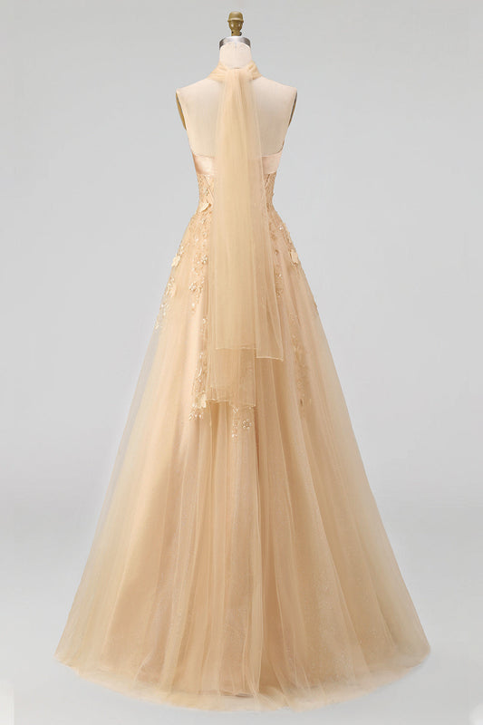 Robe de bal longue en tulle à fleurs 3D coupe trapèze et corset bustier blush, avec un foulard.