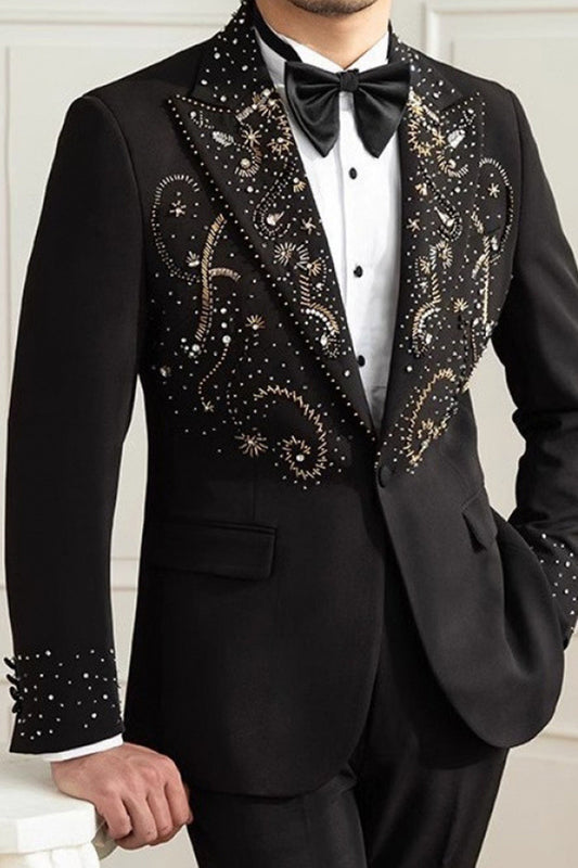 Blazer de hombre negro con solapa de pico y abalorios, un botón