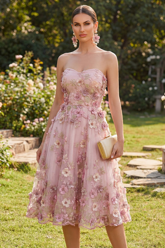 Robe midi évasée en tulle, bustier cœur, rose fuchsia, ornée de fleurs brodées