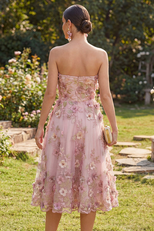 Robe midi évasée en tulle, bustier cœur, rose fuchsia, ornée de fleurs brodées