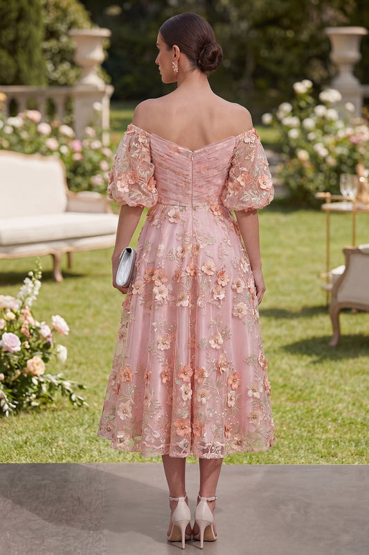 Robe fleurie midi trapèze à épaules dénudées rose-orange en tulle avec applications et perles froncées