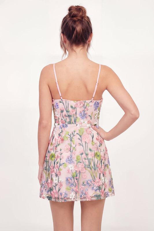 Robe de cocktail mini rose brodée en tulle floral trapèze