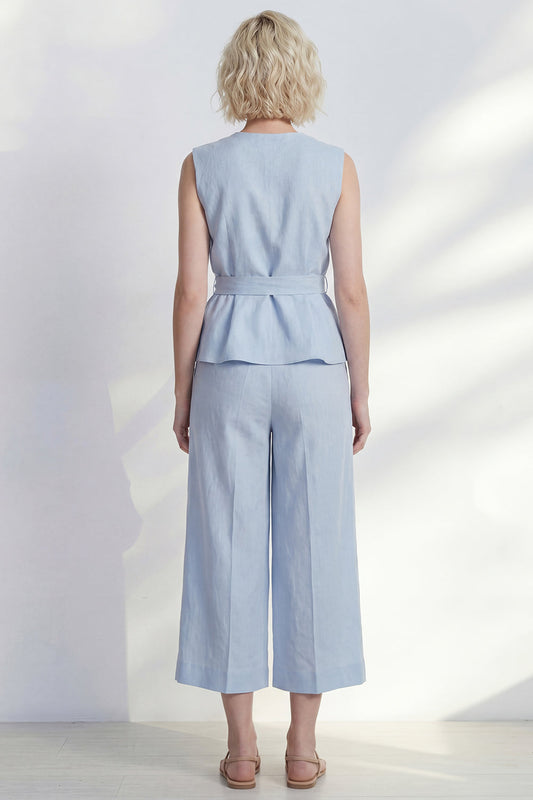Tailleur midi bleu clair à volants et col en V pour femme avec ceinture