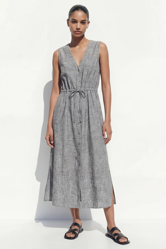 Robe de travail midi grise à col en V, boutonnage simple et ceinture