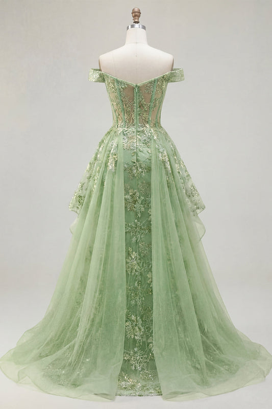 Robe longue de bal verte trapèze brodée avec corset, épaules dénudées, motif floral et volants