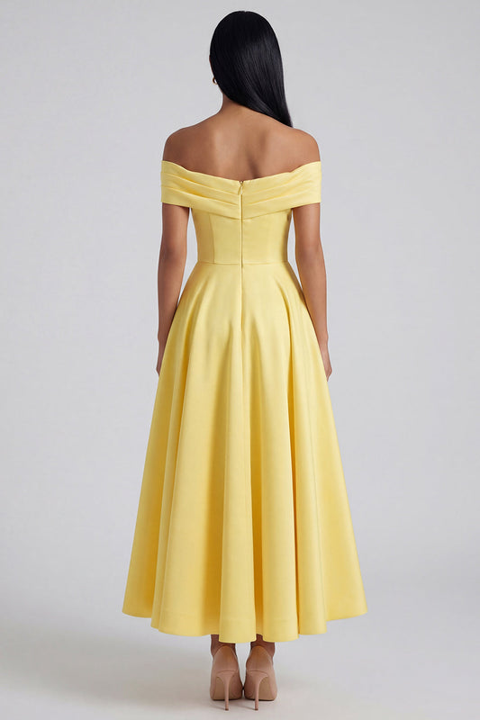 Off the Shoulder Yellow A-Line Ruched Maxi Dress with Pockets