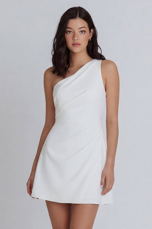 Vestido blanco corto fruncido de un solo hombro con corte en A