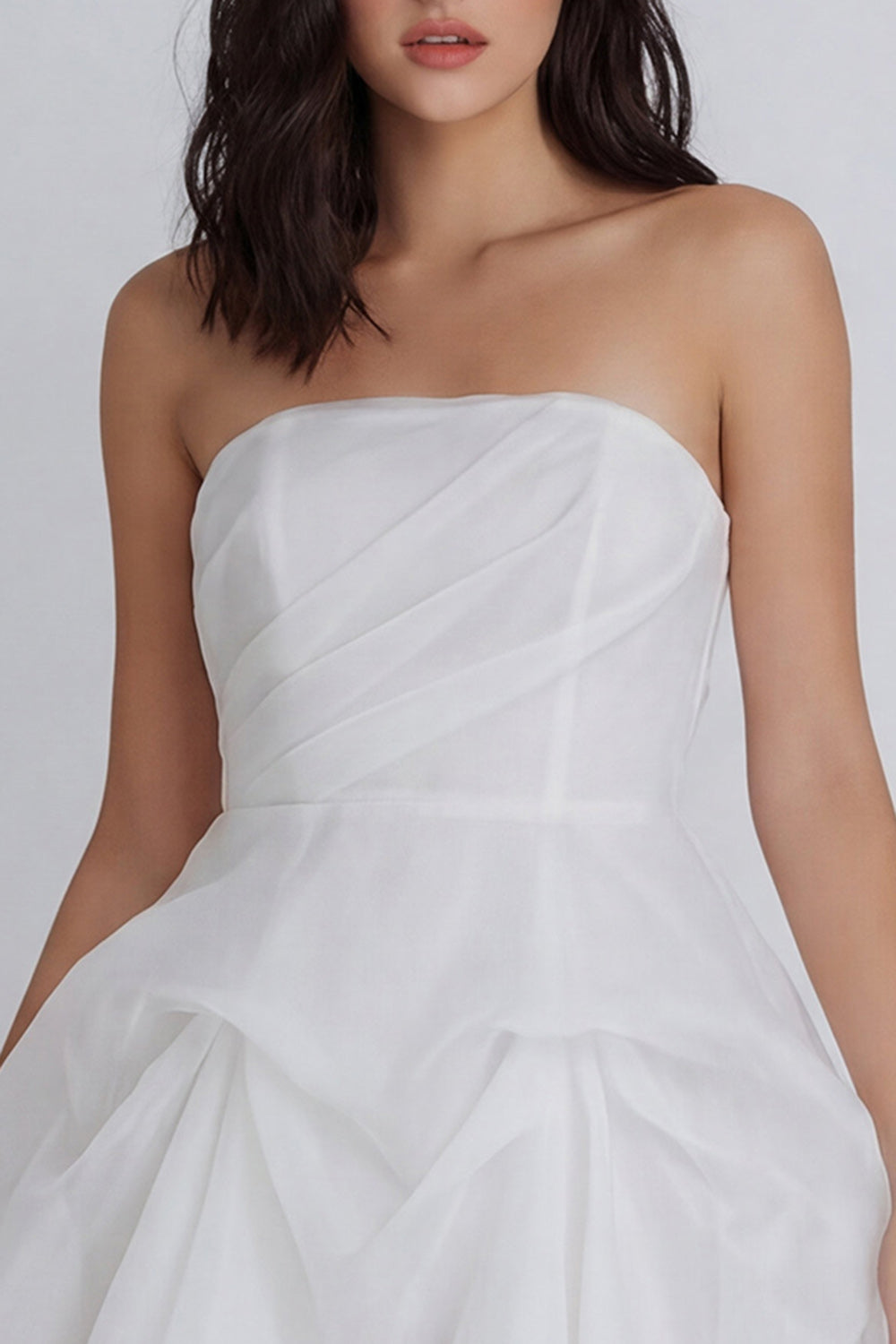 Robe Courte Sans Bretelles en Tulle Ivoire Froncée Ligne A avec Nœud
