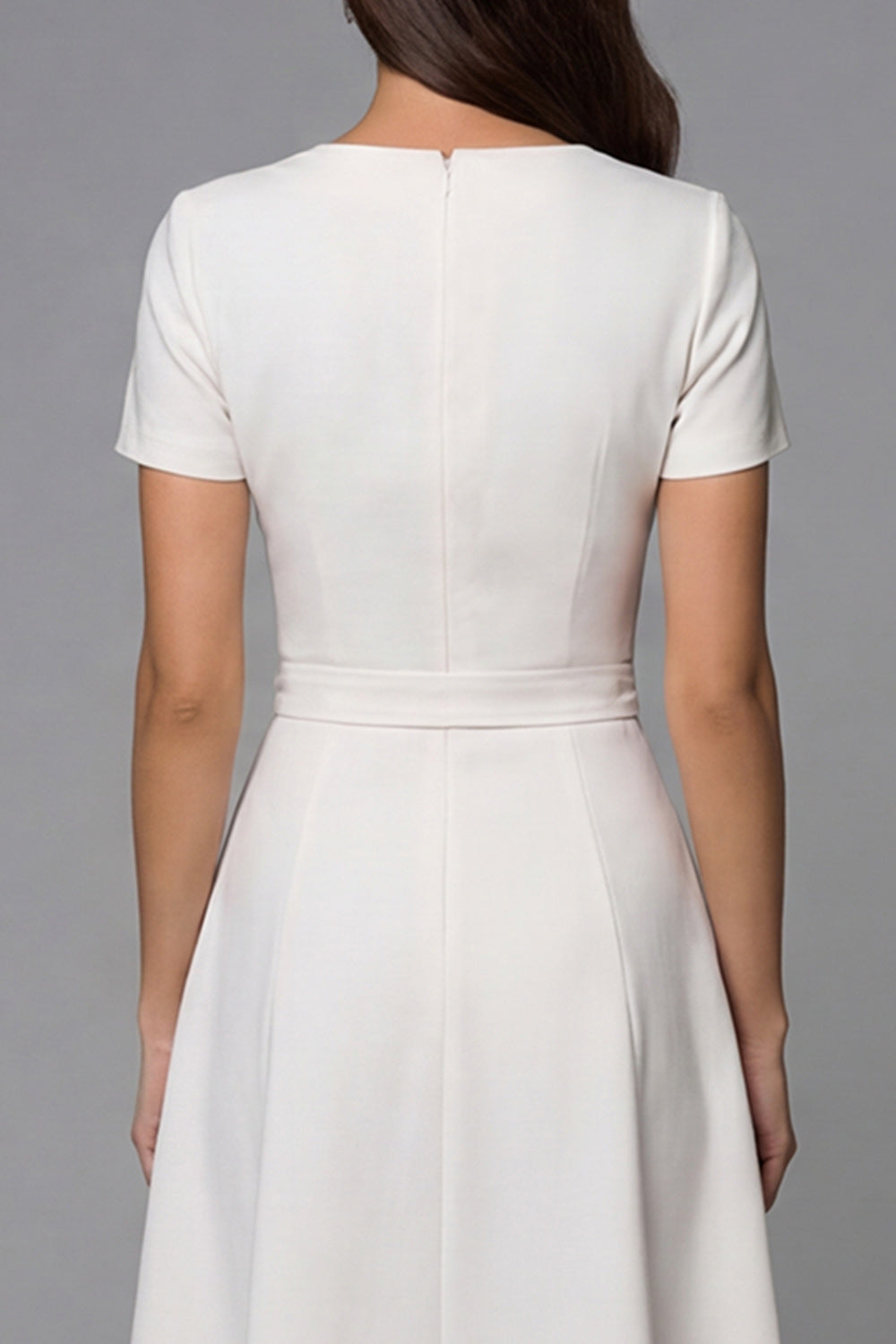 Robe de travail mi-longue évasée à manches courtes ivoire