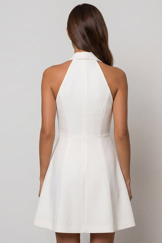 Robe de travail courte évasée blanche à col licou et boutonnage simple