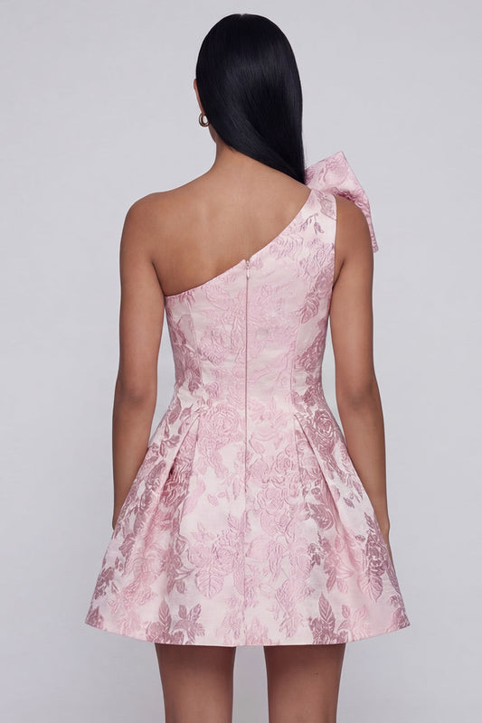 Robe de soirée cocktail mini rose en jacquard trapèze à une épaule avec nœud