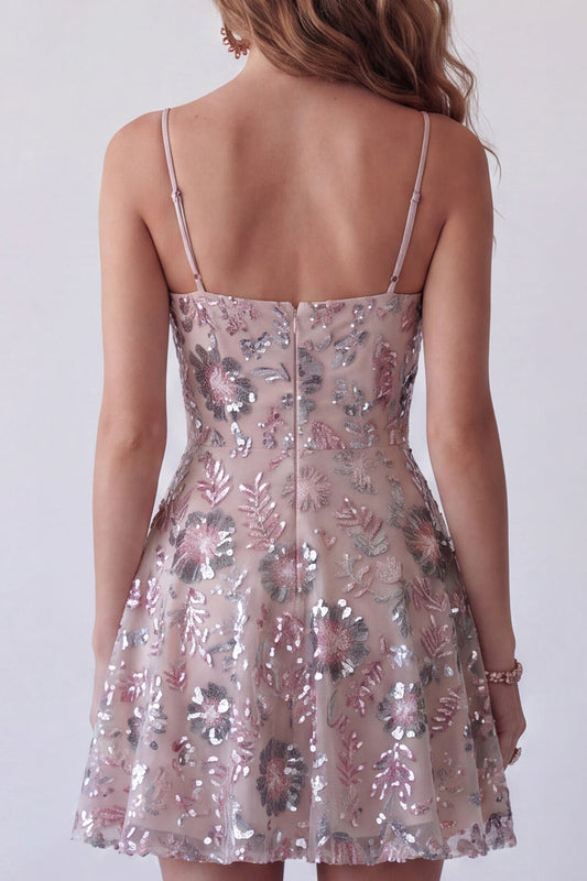 Robe courte de cocktail fleurie, perlée et pailletée, rose scintillant