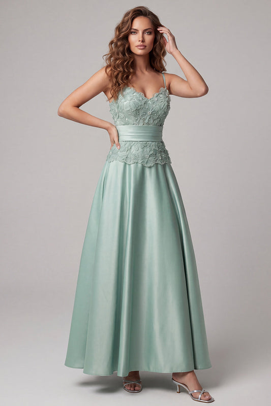 Robe de Soirée Fourreau en Satin Vert avec Bretelles Fines Appliquées