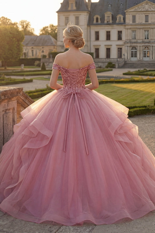 Robe de bal de Quinceañera rose à épaules dénudées, à volants et sequins