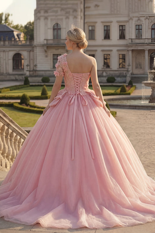 Robe de bal rose asymétrique ornée de broderies pour quinceañera