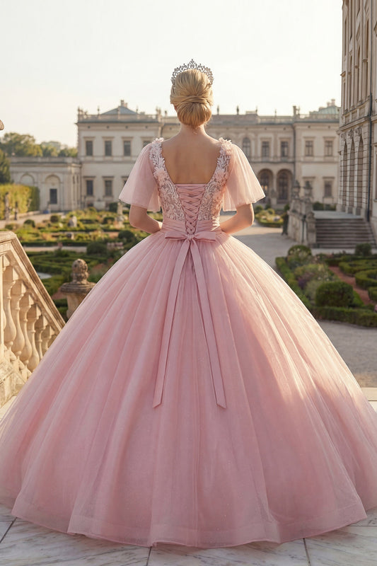 Robe de bal de quinceañera rose à col rond, appliqués et manches volantées