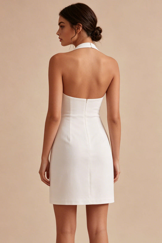 Robe courte blanche moulante dos nu froncée licou