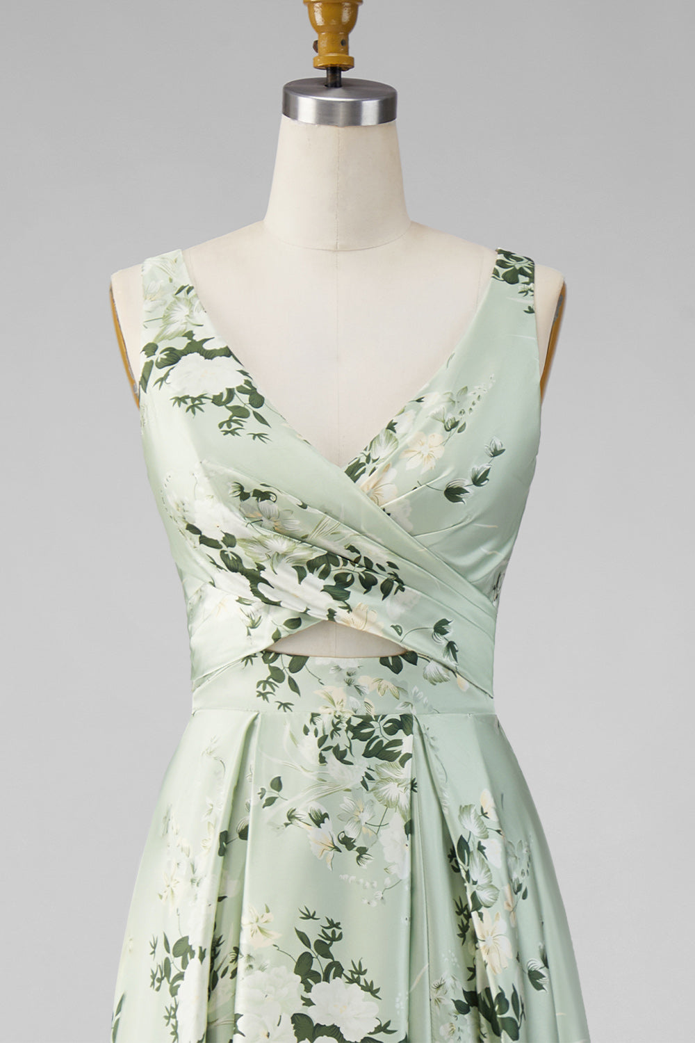 Robe longue de demoiselle d'honneur trapèze en satin vert sauge avec col en V, motif floral et fente